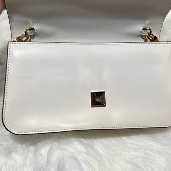 Michael kors chained crossbody - Picture 3 of 7